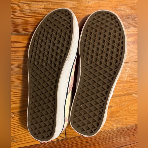 Vans classic slip-on pink checkered shoes - Picture 6 of 6